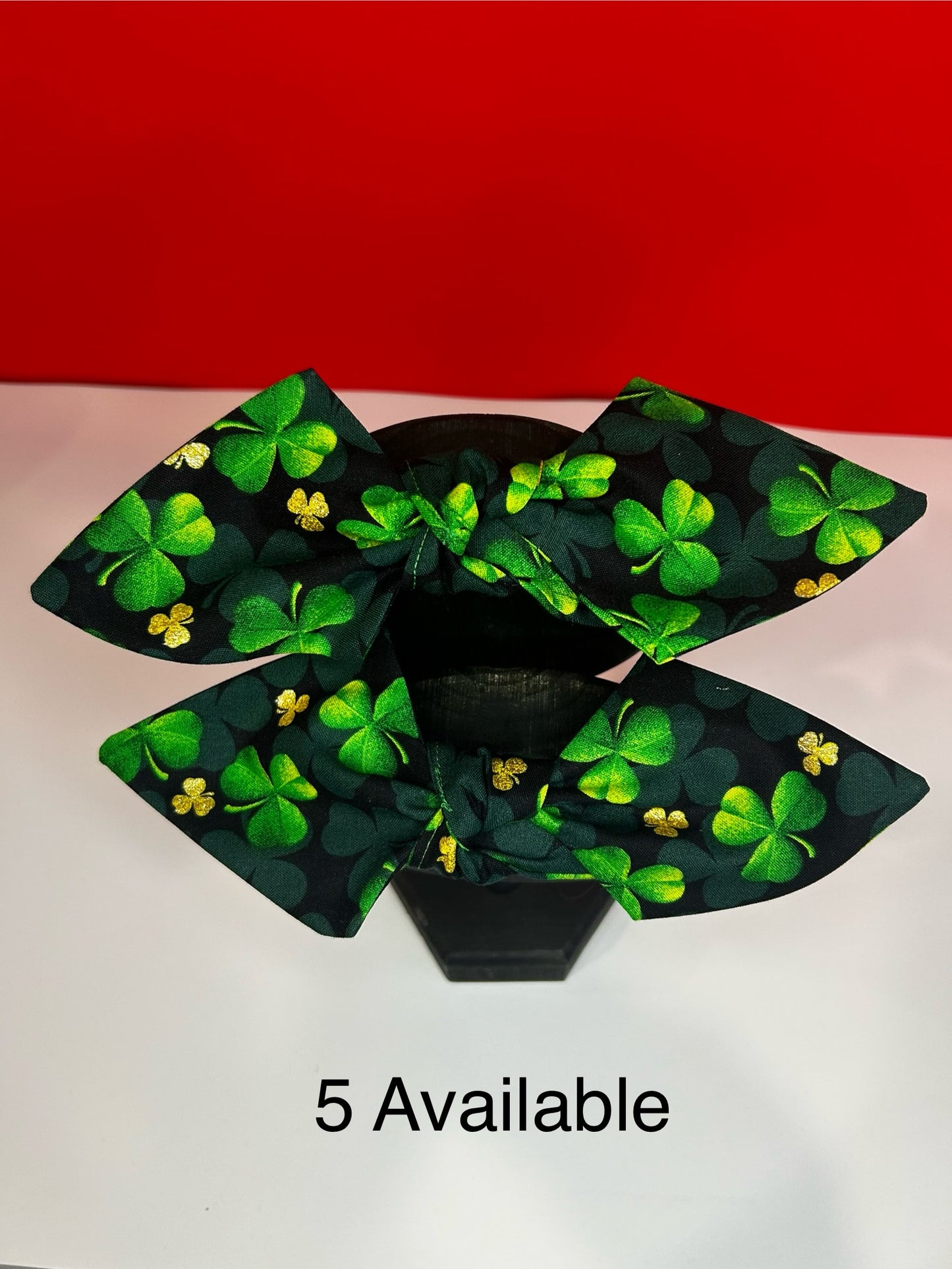 Golden Shamrocks Knotty