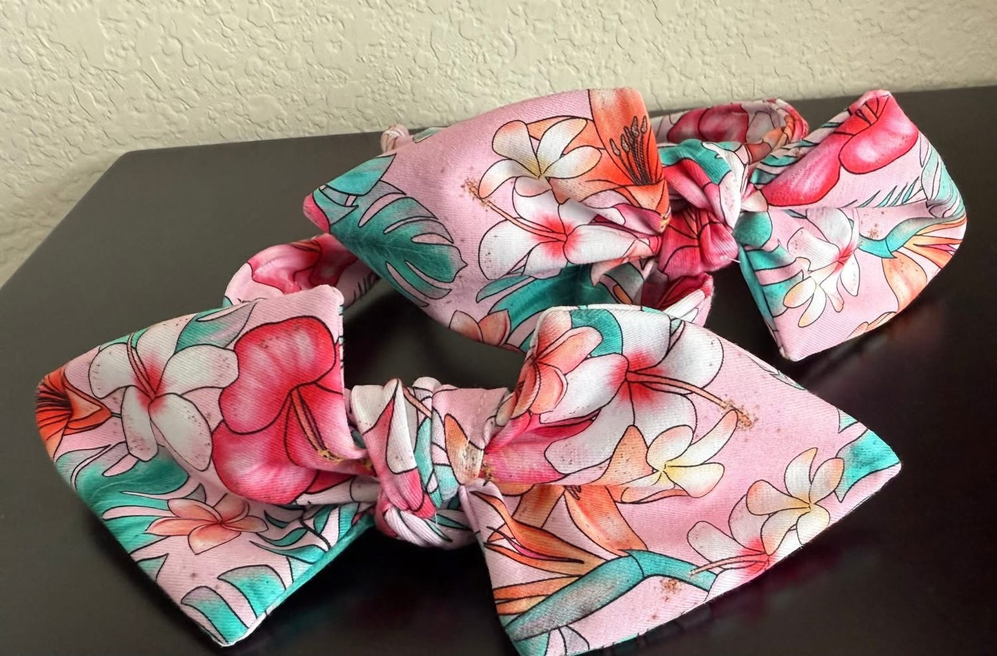 Pink Hibiscus Knotty
